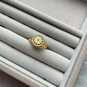 Gold Daisy Ring